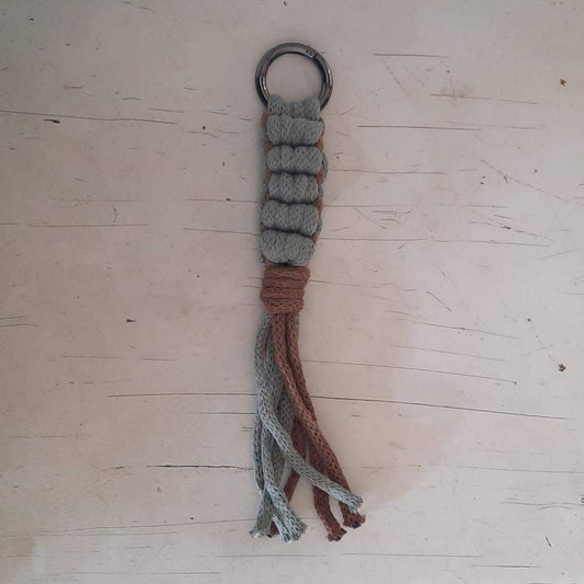 Bag Charm - Macrame Pakket - Sleutelhanger Bruin - Ecalyptus - Hobbygaren