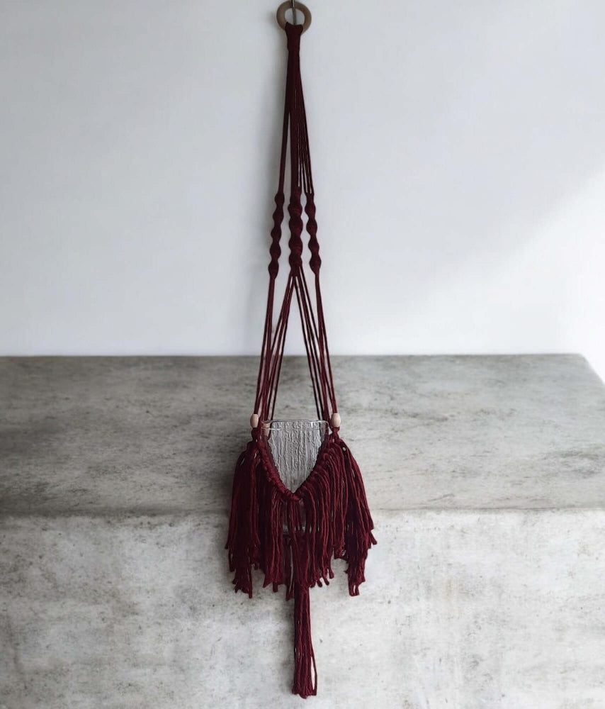 Macrame Pakket Plantenhanger "Fringe" Bordeaux voorbeeld van hobbygaren.nl