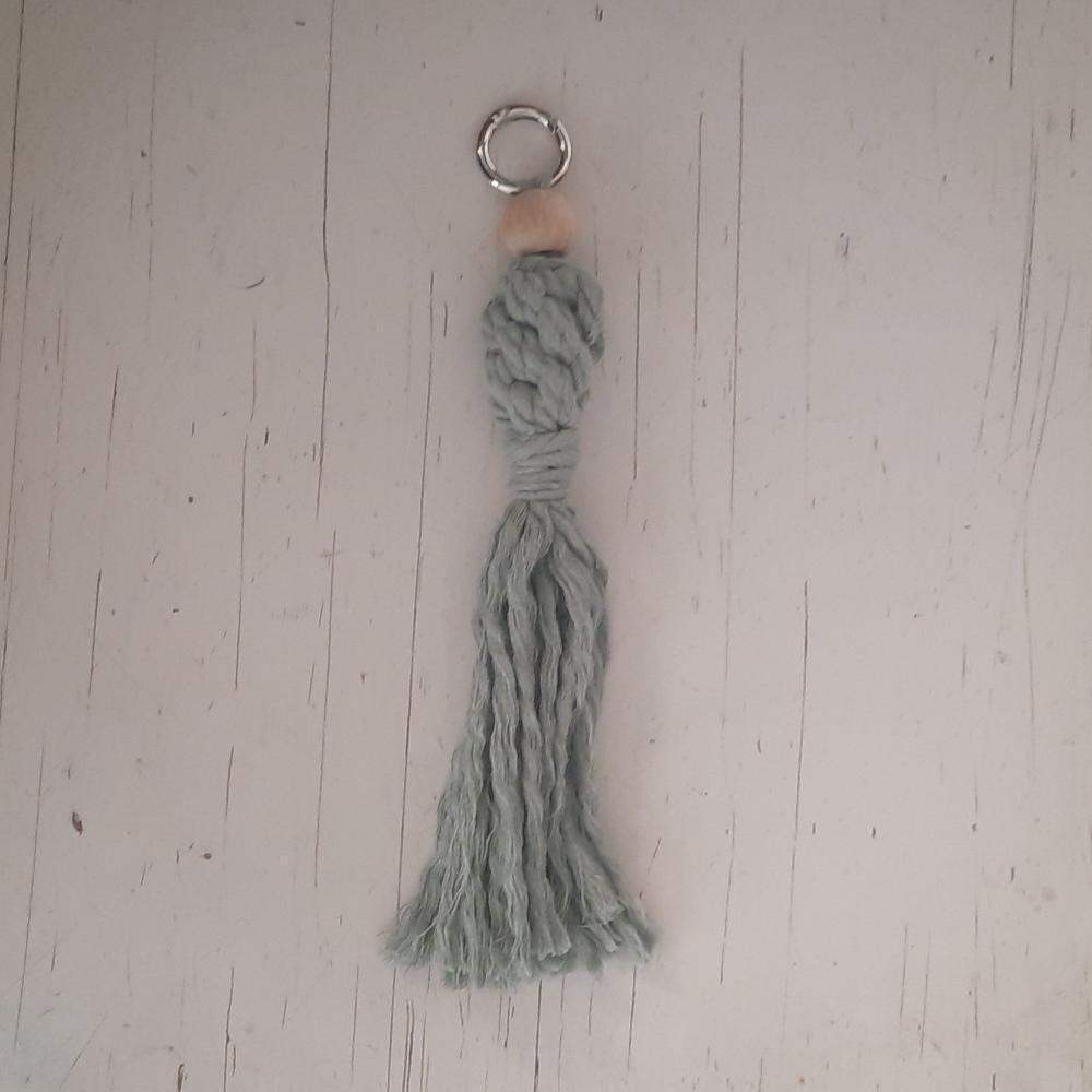 Bag Charm - Macrame Pakket - Sleutelhanger Eucalyptus / Camel - Hobbygaren