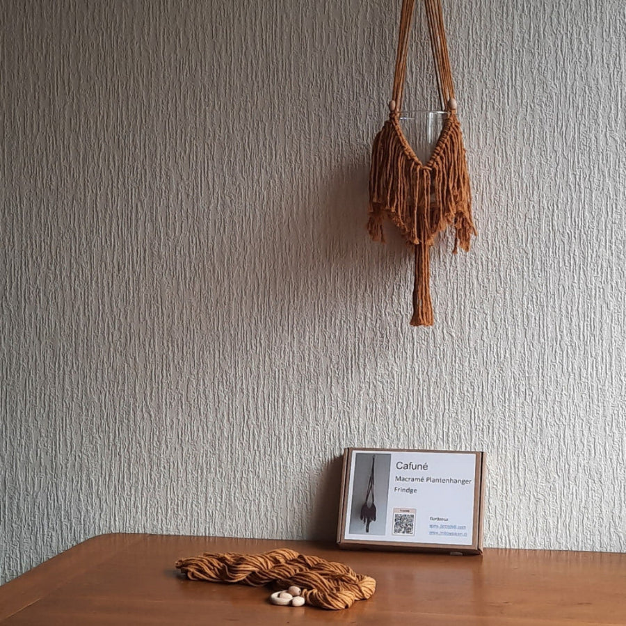 Macrame Pakket Plantenhanger "Fringe" verpakking van hobbygaren.nl