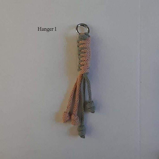 Bag Charm - Macrame Pakket - Sleutelhanger Eucalyptus / Camel - Hobbygaren