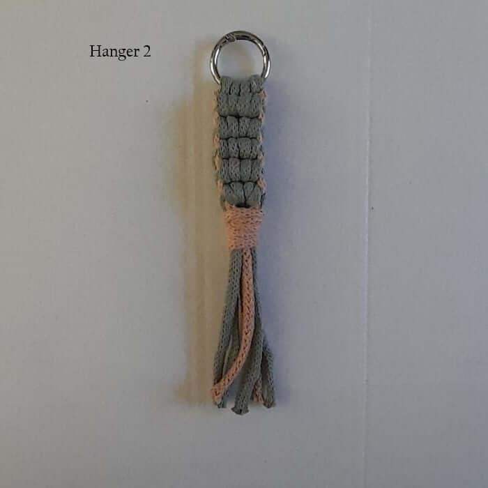 Bag Charm - Macrame Pakket - Sleutelhanger Eucalyptus / Camel - Hobbygaren