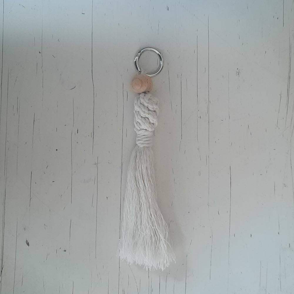Bag Charm - Macrame Pakket - Sleutelhanger Bruin / Off White - Hobbygaren