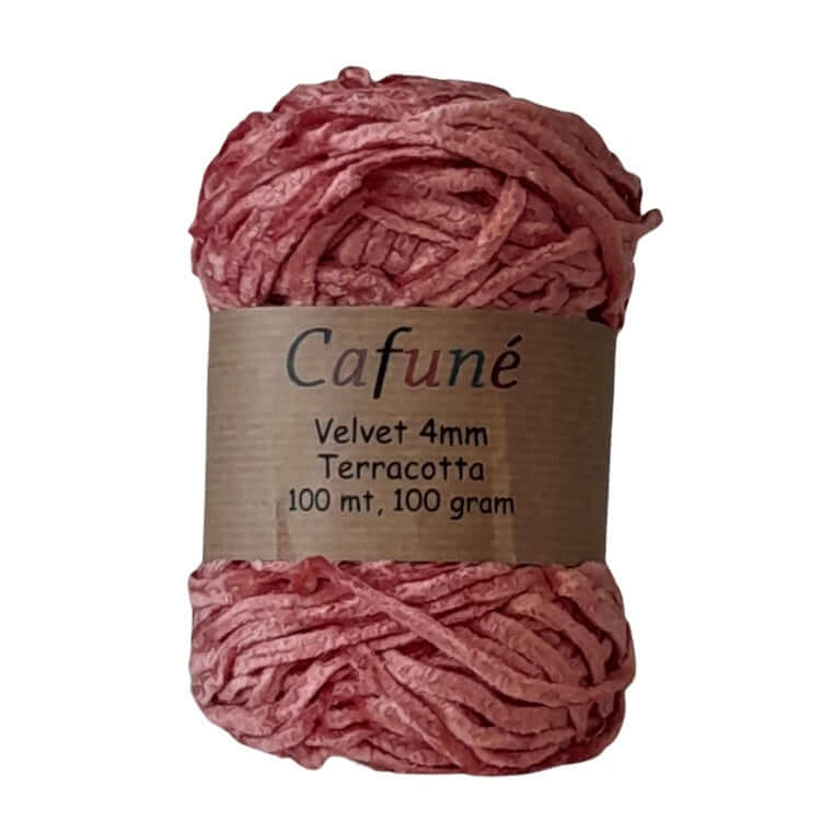 Terracotta Chenille haakgaren voor kleedjes, tassen en amigurumi. Verkrijgbaar bij hobbygaren.l. 