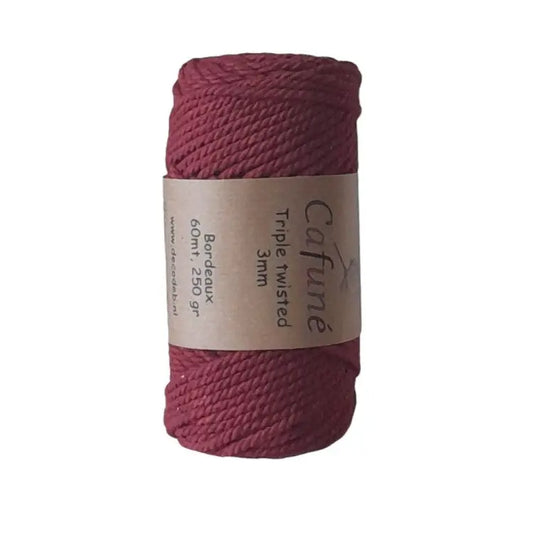 Cafuné Macramé Touw 3mm triple twist bordeaux van hobbygaren.nl