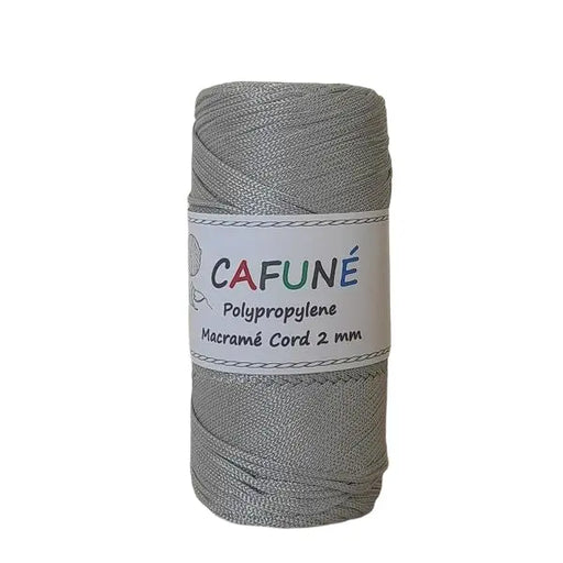 Cafune Polypropyleen koord 2mm is een gevlochten koord in schitterende kleuren zoals deze zilverkleur