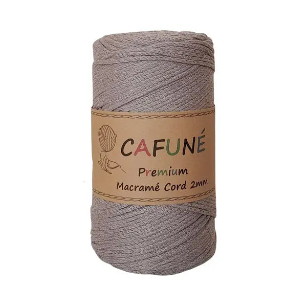 cafuné premium macrame koord 2mm latte-milky coffee. Haak schitterende tassen, dromenvangers of levensbomen.