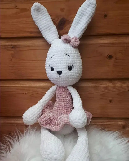 Etrofil Chenille garen, velvet amigurumi konijn van hobbygaren.nl