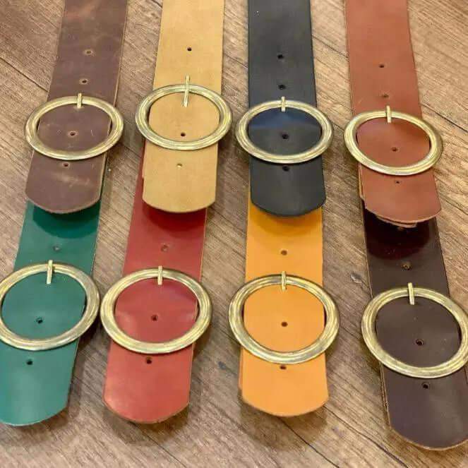 Leren Tas flap met Sluiting - 25x5cm. Deze flap met magneet sluiting is de Finishing touch voor je tas. Van hobbygaren.nl