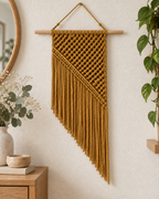 Luna macramé wandkleed in oker