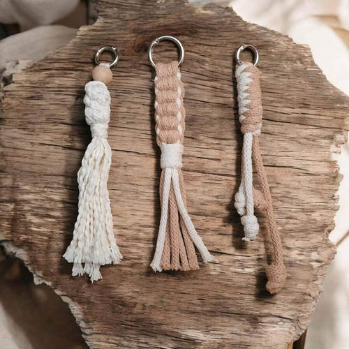 Bag Charm - Macrame Pakket - Sleutelhanger Ecru/Camel - Hobbygaren