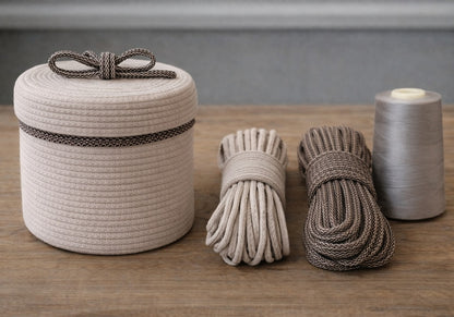 mand-met-deksel-van-beige-met-bruin-gemeleerd-koord-van-cafune-hobbygaren