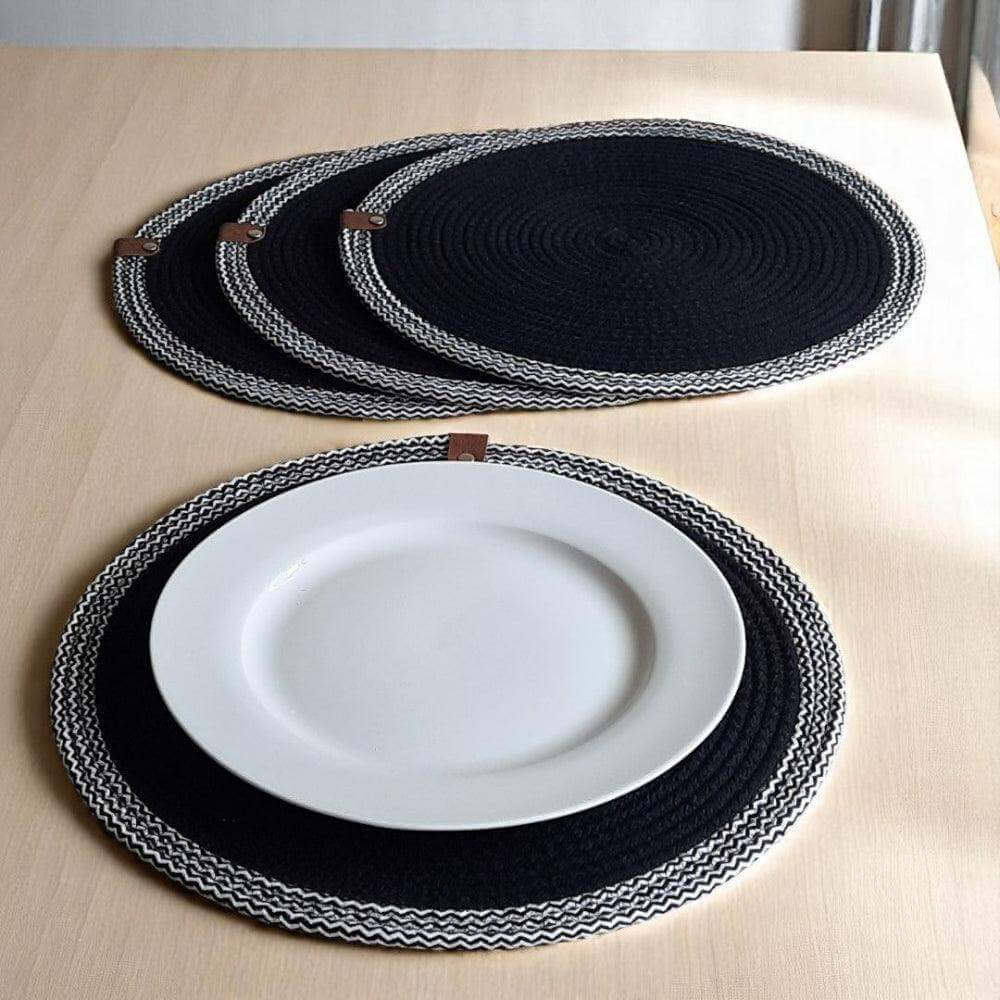 Placemats 34cm Zwart - Wit - 34cm - Handgemaakt van Cafuné Gevlochten Naaikoord - Hobbygaren