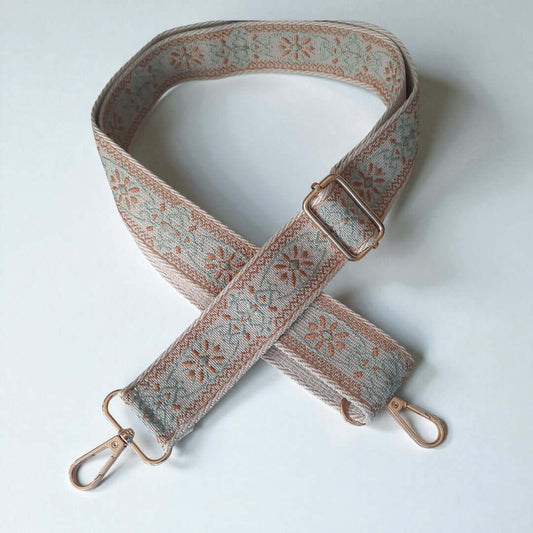 Verstelbare Tassenriem met karabijnhaken in de kleuren beige blauw bruin. Verkrijgbaar bij hobbygaren.nl