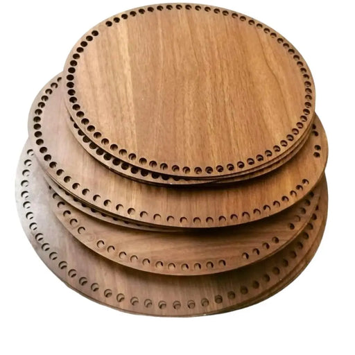 Bruine, ronde houten bodem, 3 mm dik, 15 cm doorsnede, met gaten voor draadwerk